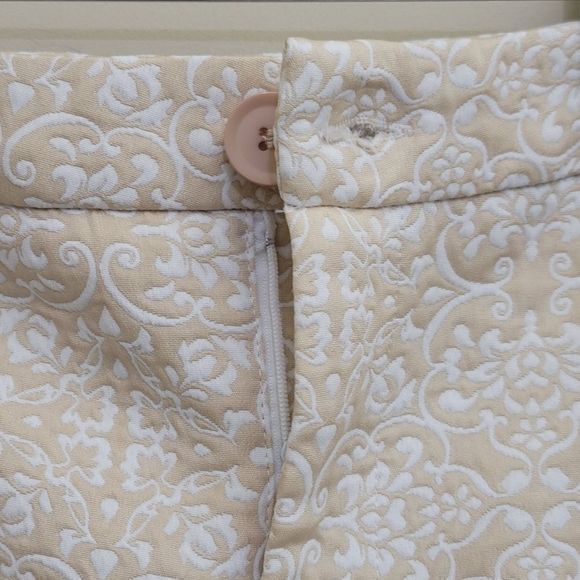 TRIXIE + LULU Brocade Floral Print High Rise Shorts,‎ size 13, Beige - Picture 6 of 11